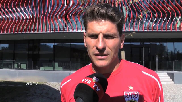 Mario Gomez nach dem Spiel beim SC Freiburg