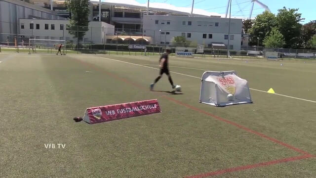 VfB Fußballschule: Pfingstenferien-Camps 2021