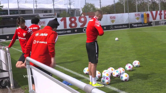 Trainingsauftakt vor dem Spiel in Bremen: Leonidas Stergiou