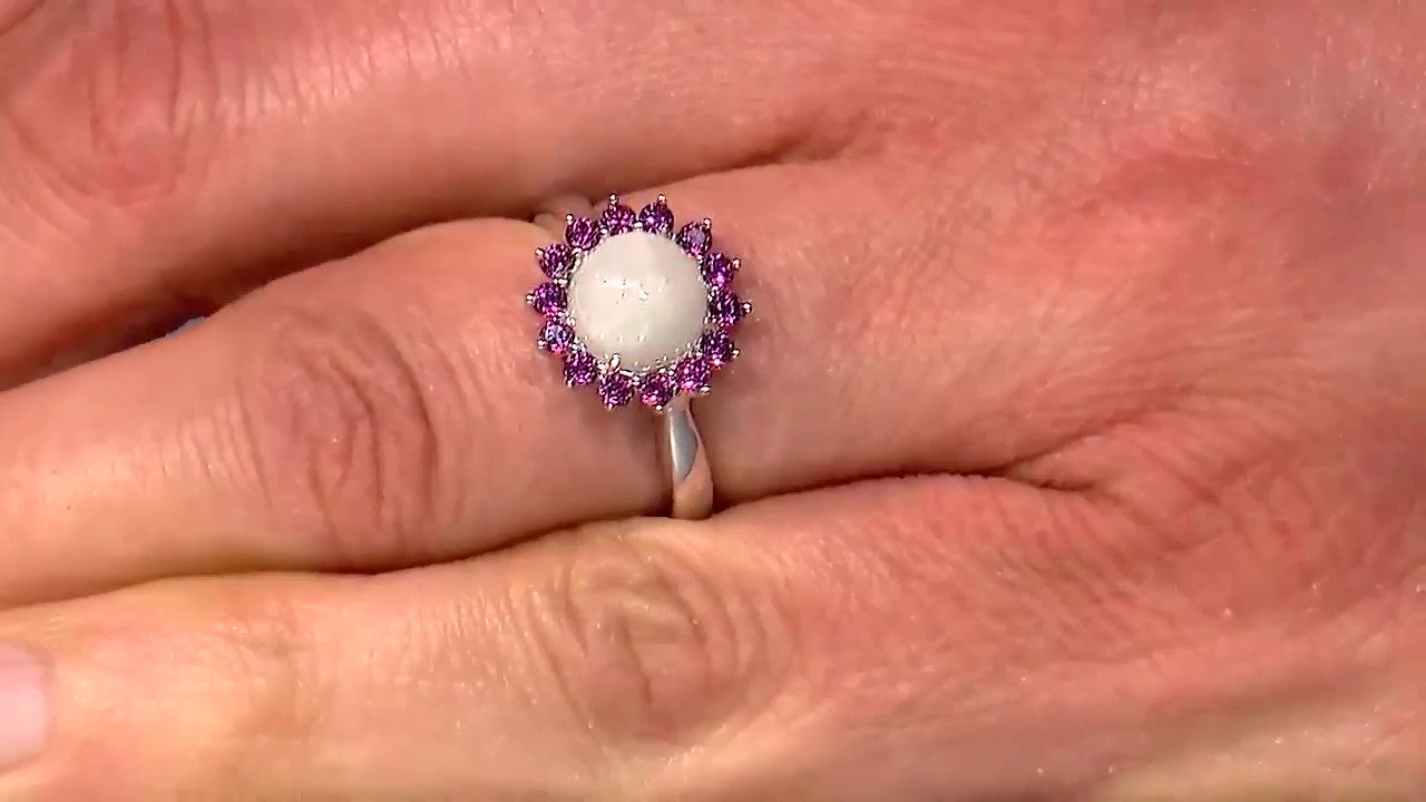 Video Zilveren ring met een Witte Jadeiet (Annette)