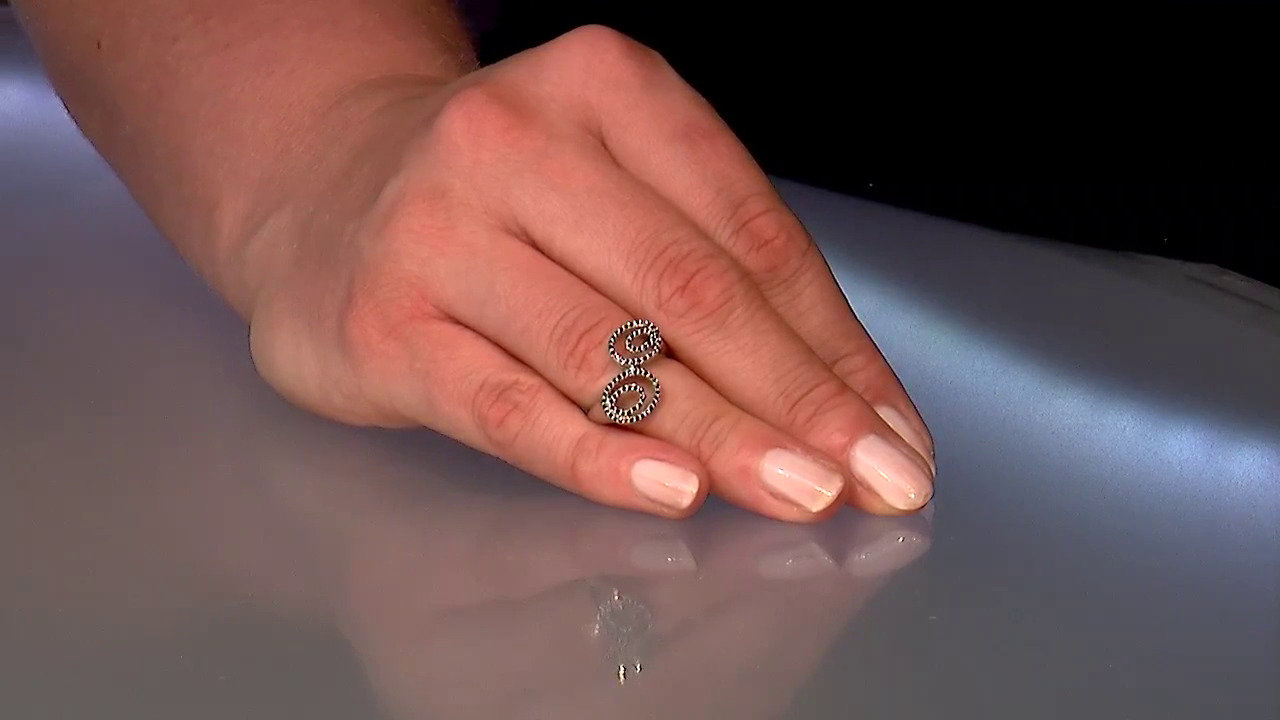 Video Zilveren ring met Koningsblauwe diamanten
