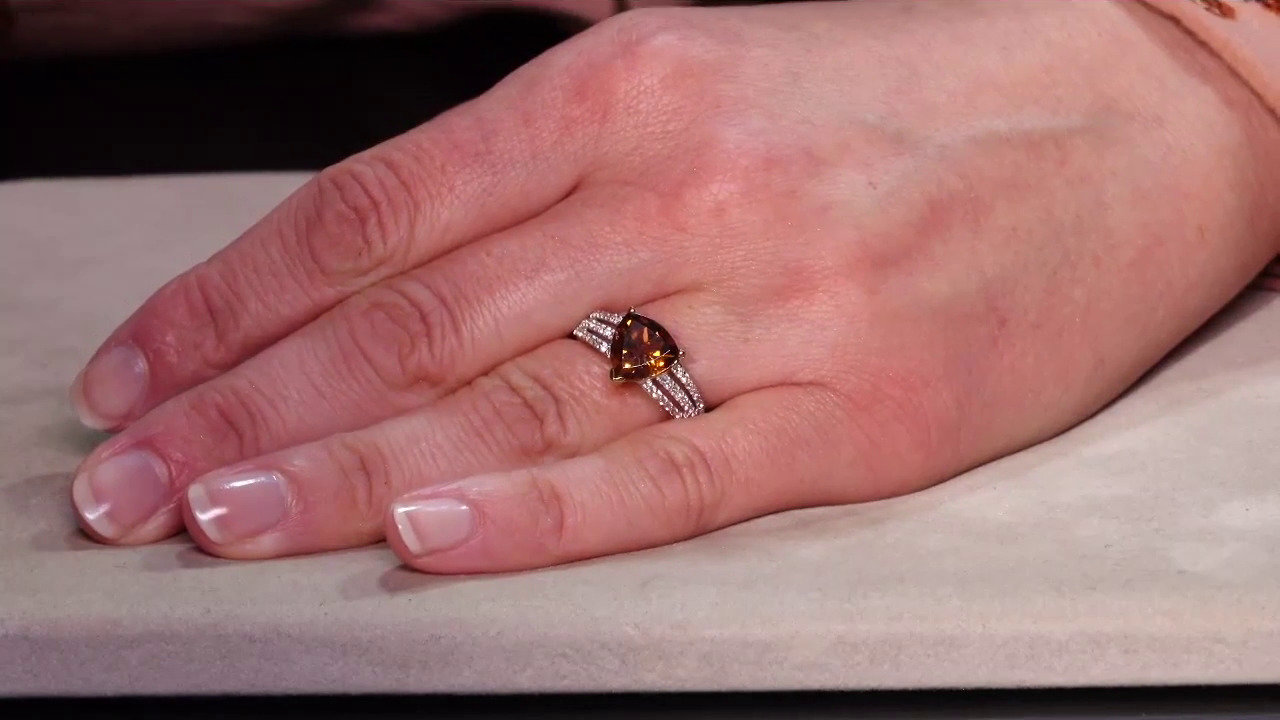 Video Zilveren ring met een cognac kwarts
