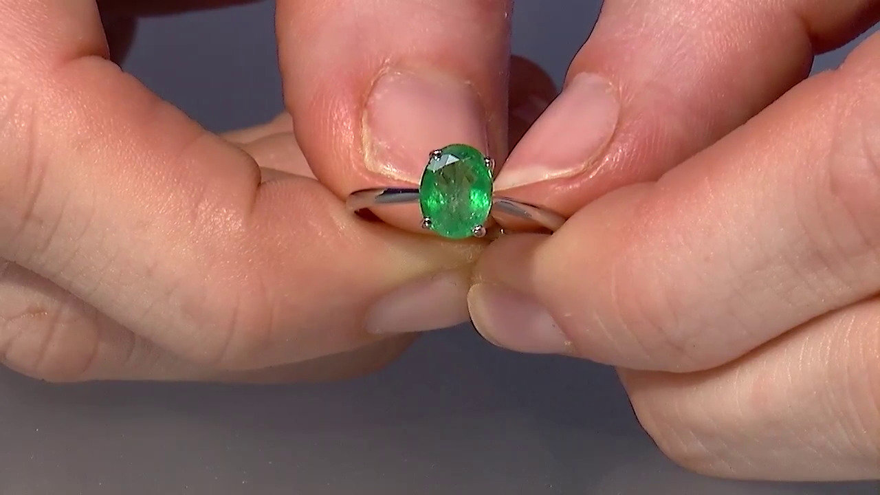 Video Zilveren ring met een Bahia-smaragd