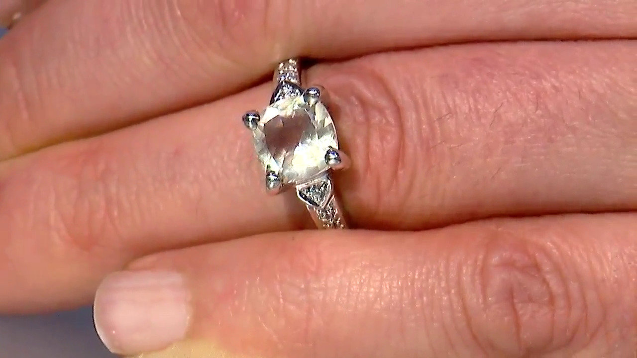 Video Zilveren ring met een Orthoklaas