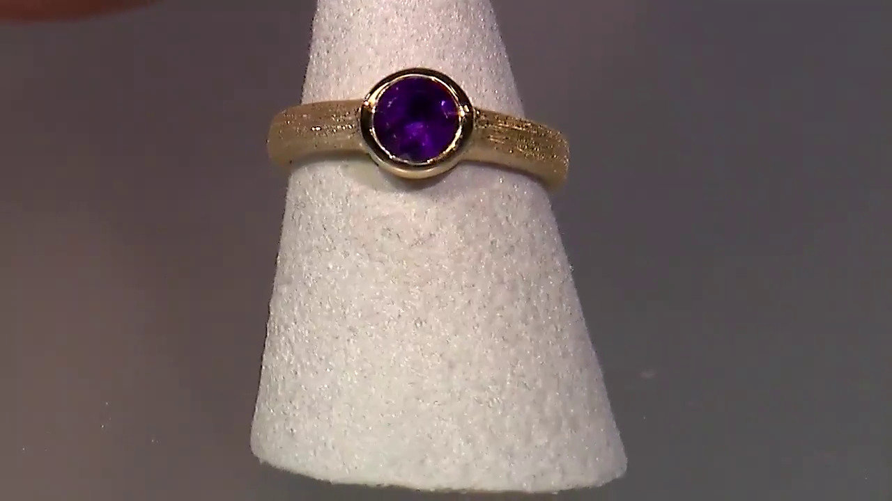 Video Zilveren ring met een amethist (MONOSONO COLLECTION)