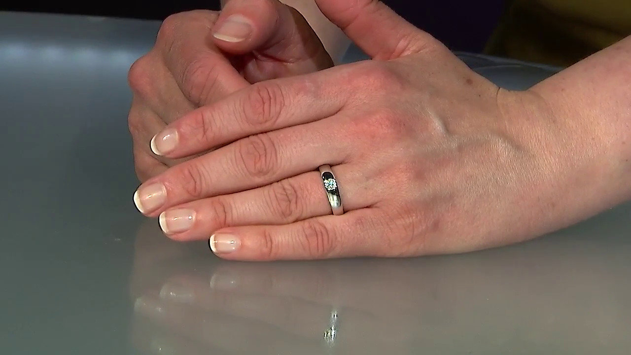 Video Anello in platino con Diamante Flawless (F) (LUCENT DIAMONDS)