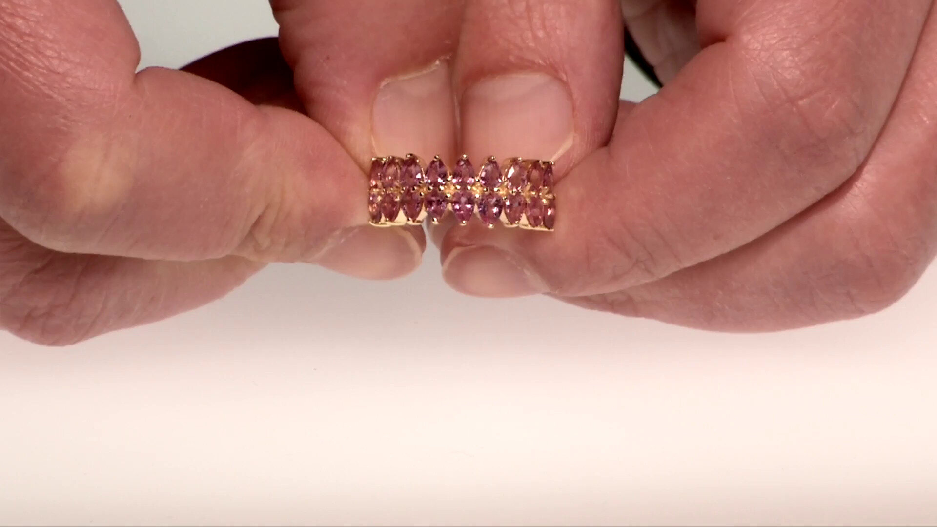 Video Bague en or et Saphir Padparadscha non chauffé (AMAYANI)