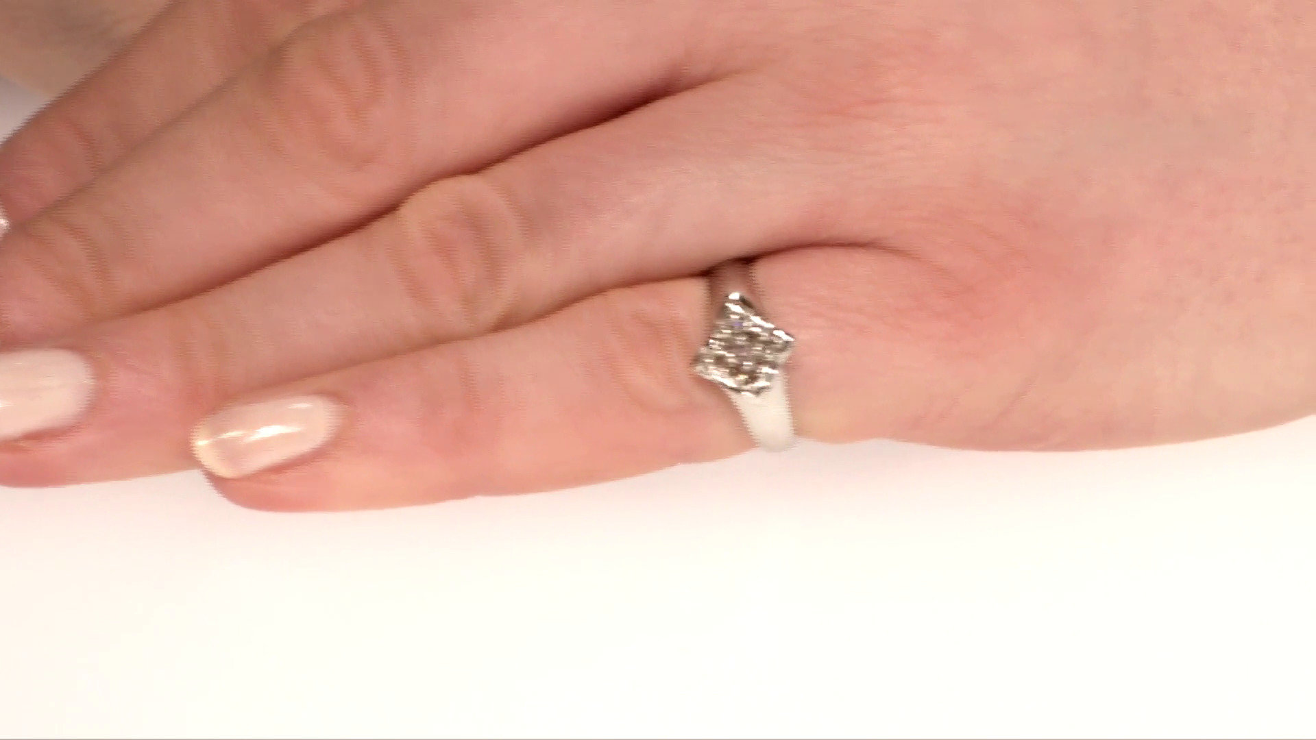 Video Chocolate Diamond Silver Ring