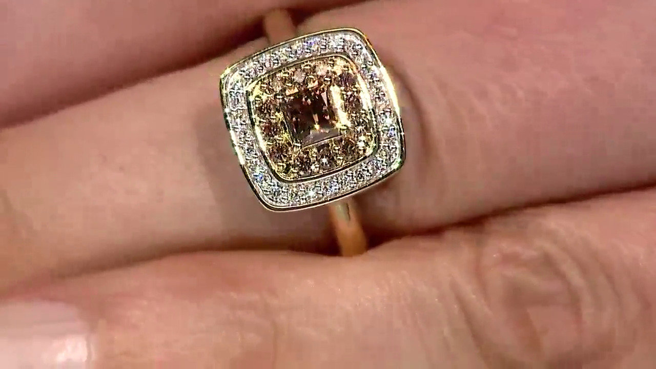 Video 18K SI1 Argyle Cognac Diamond Gold Ring (Mark Tremonti)