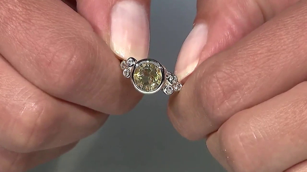 Video Golden Labradorite Silver Ring