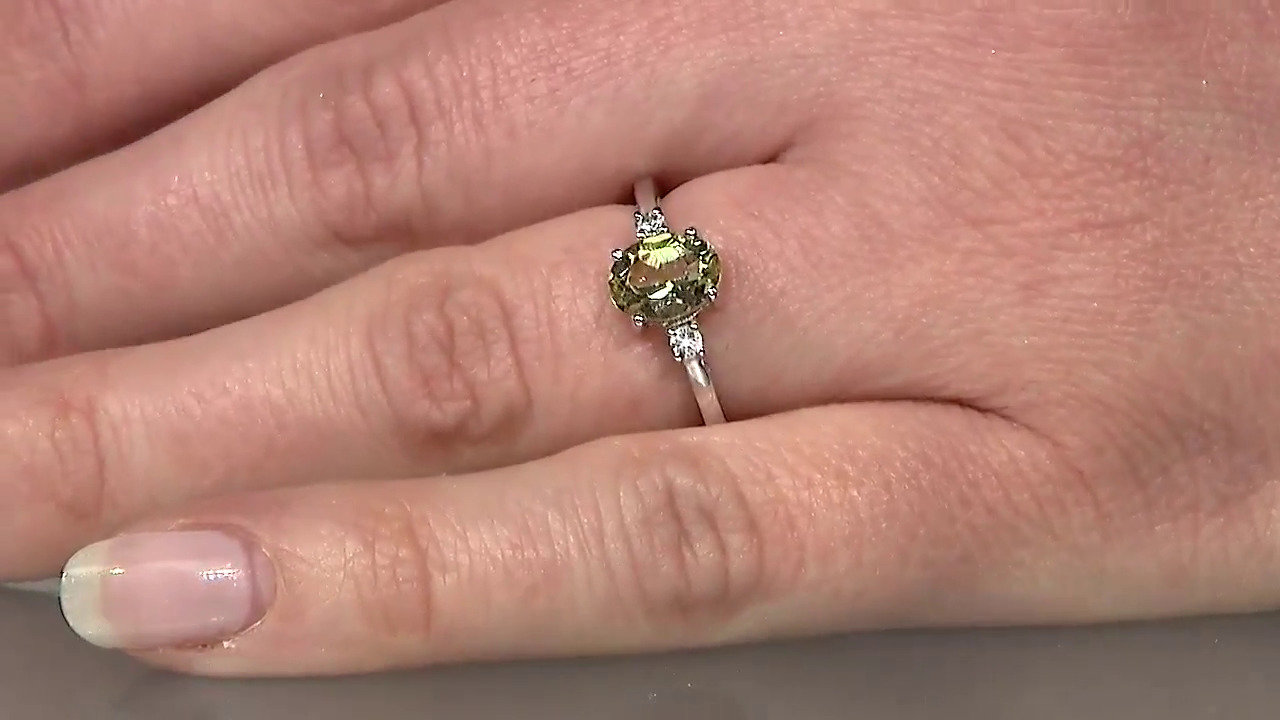 Video Zilveren ring met een Ouro Verde kwarts