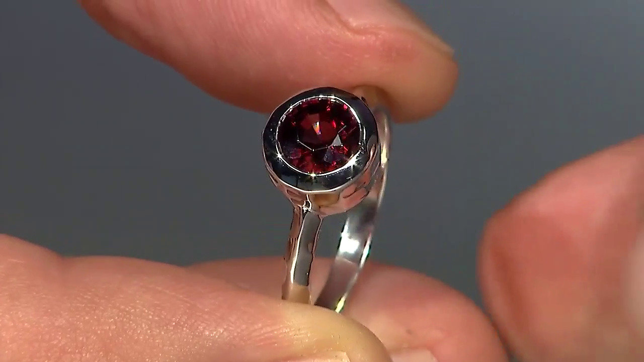 Video Zilveren ring met een roze zirkoon (MONOSONO COLLECTION)