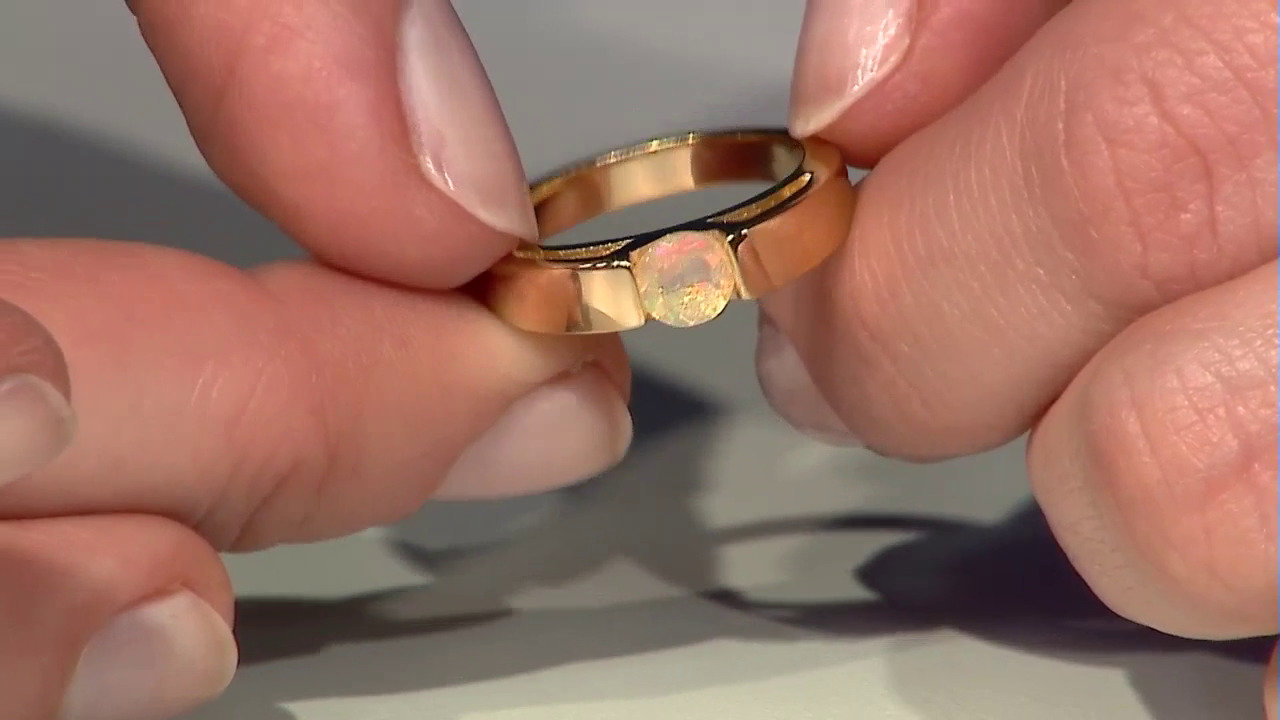 Video Zilveren ring met een Welo-opaal