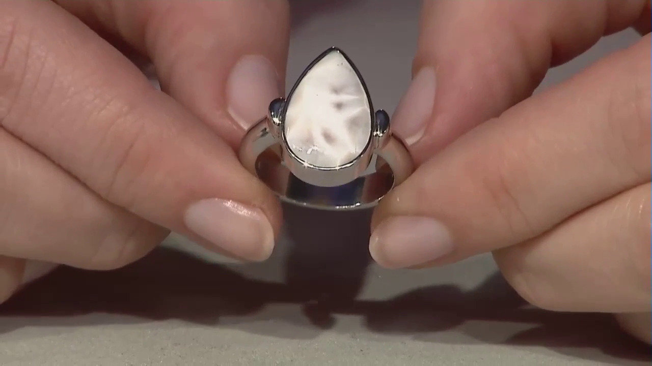 Video Anello in argento con Natrolite
