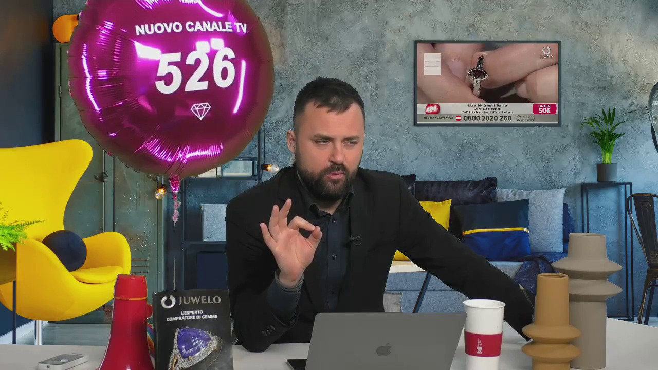 Video Anello in argento con Granato Mozambico