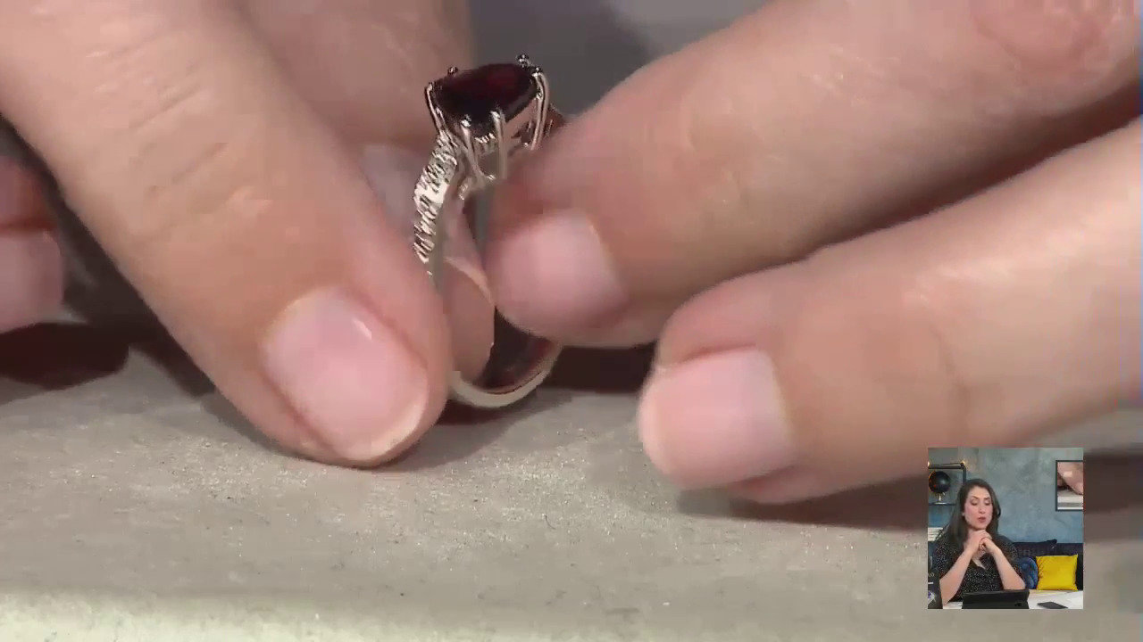 Video Anello placcato in platino con Zircone Rosso
