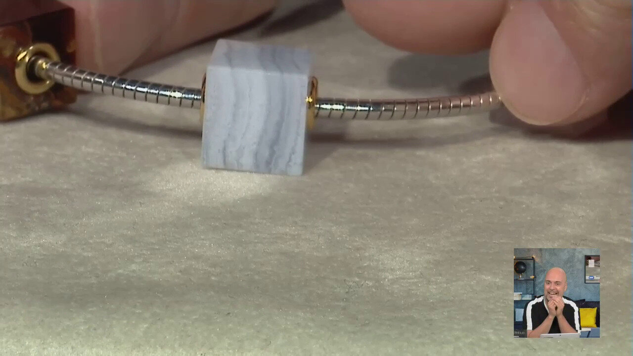 Video Ciondolo in argento con Calcedonio Blu (MONOSONO COLLECTION)