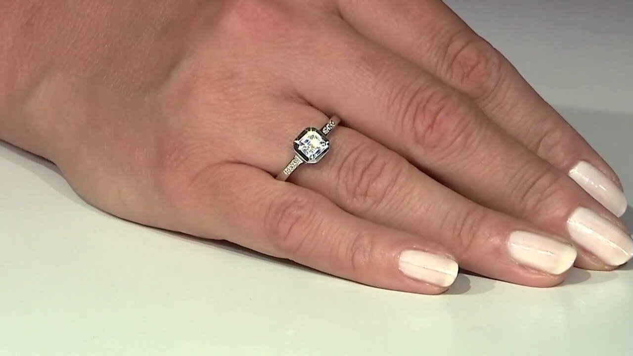 Voir l’enchère du bijou