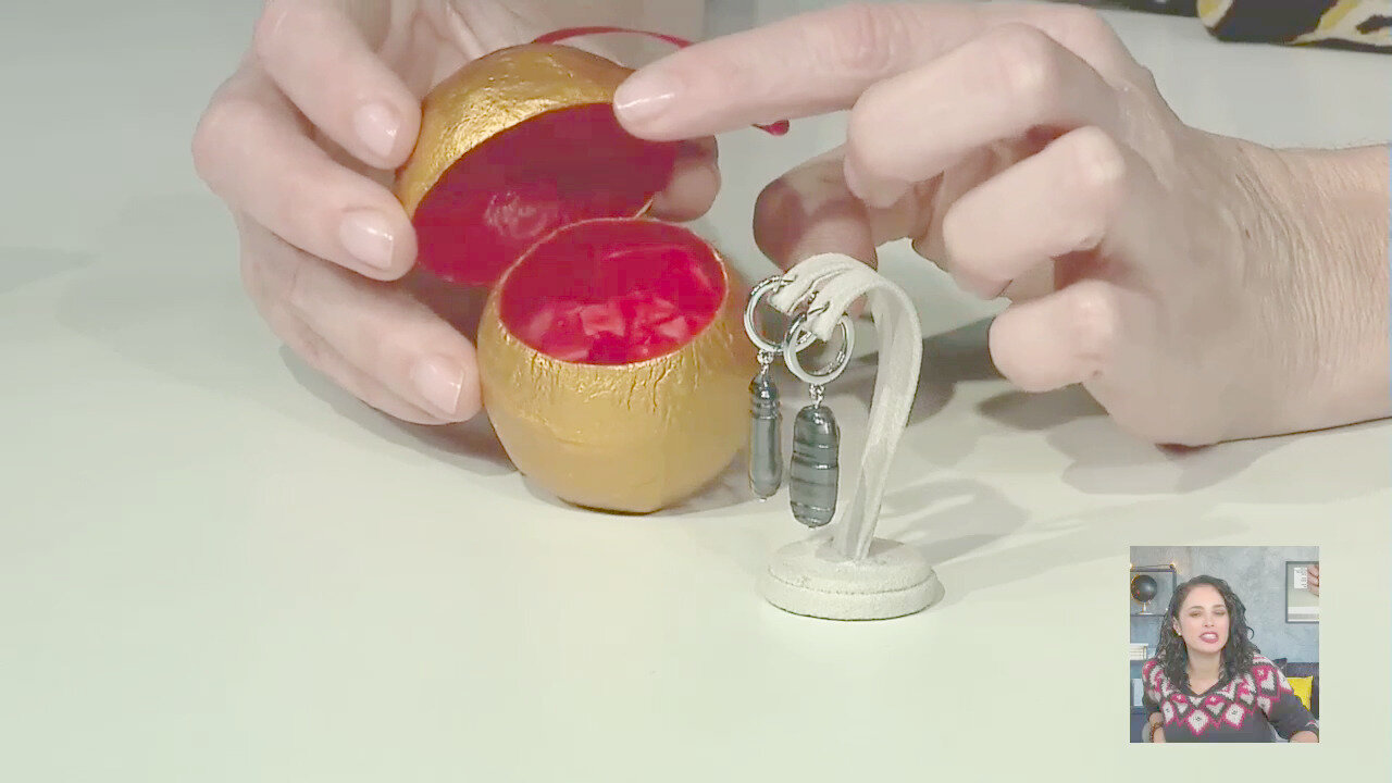 Video Orecchini in argento con Perla di Acqua Dolce