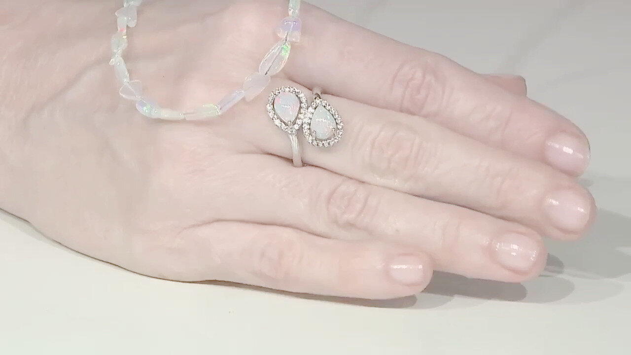 Video Anello in argento con Opale di Welo