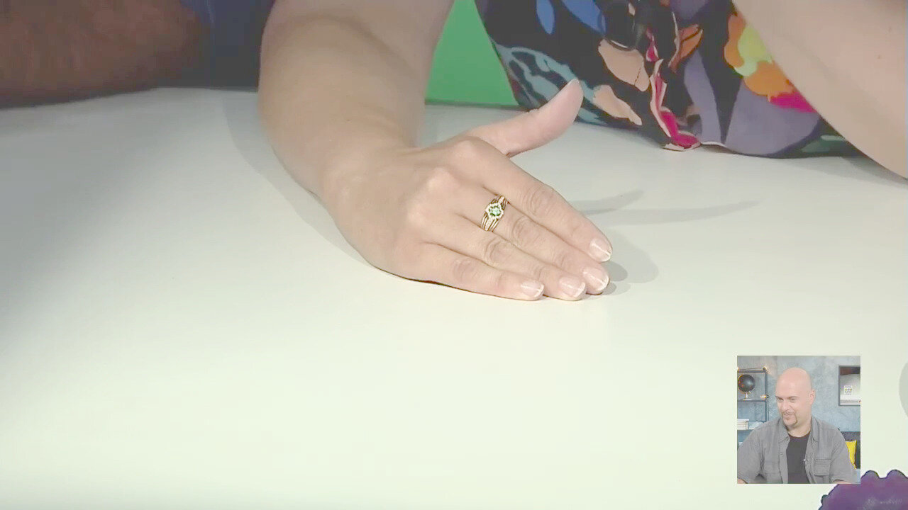 Video Anello in oro con Smeraldo Russo