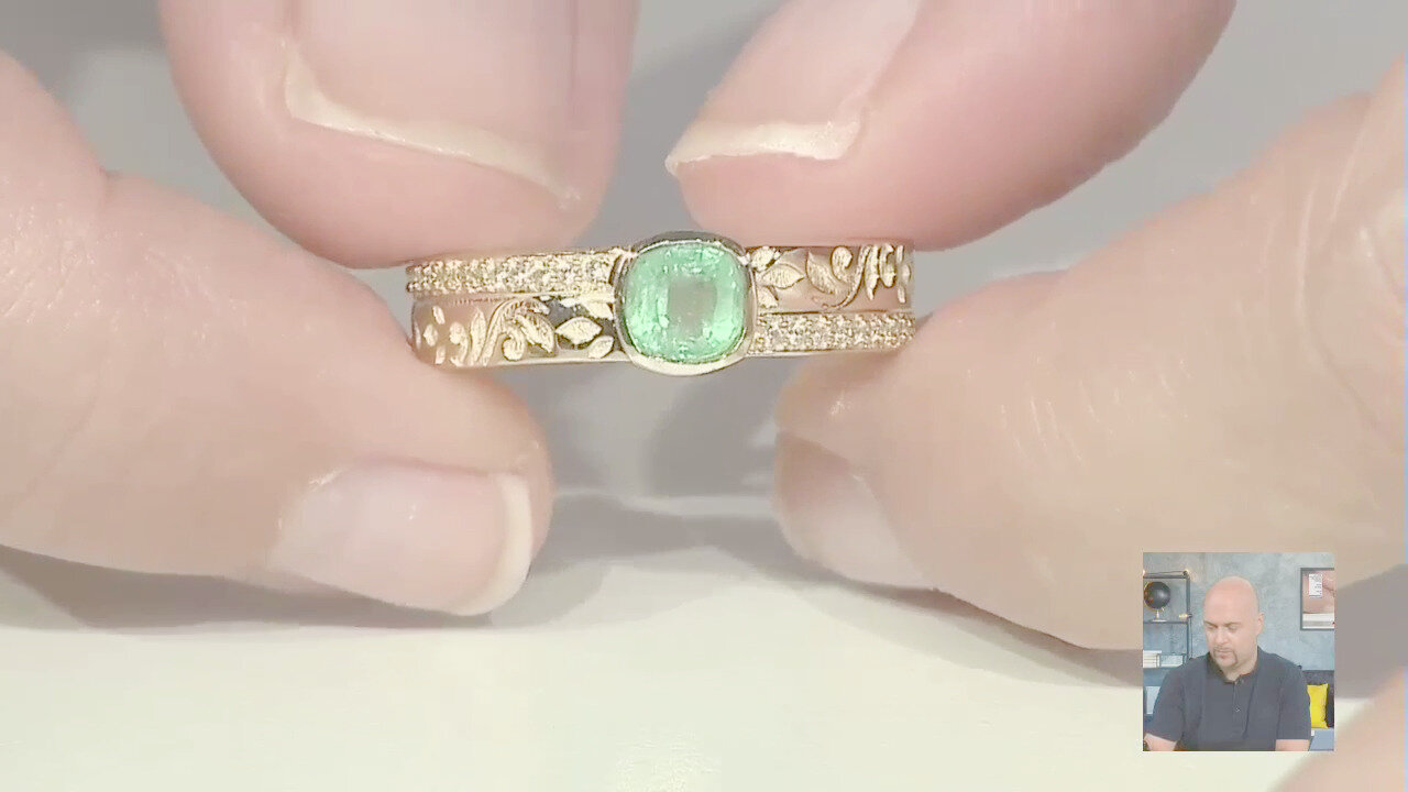 Video Anello in oro con Smeraldo Russo