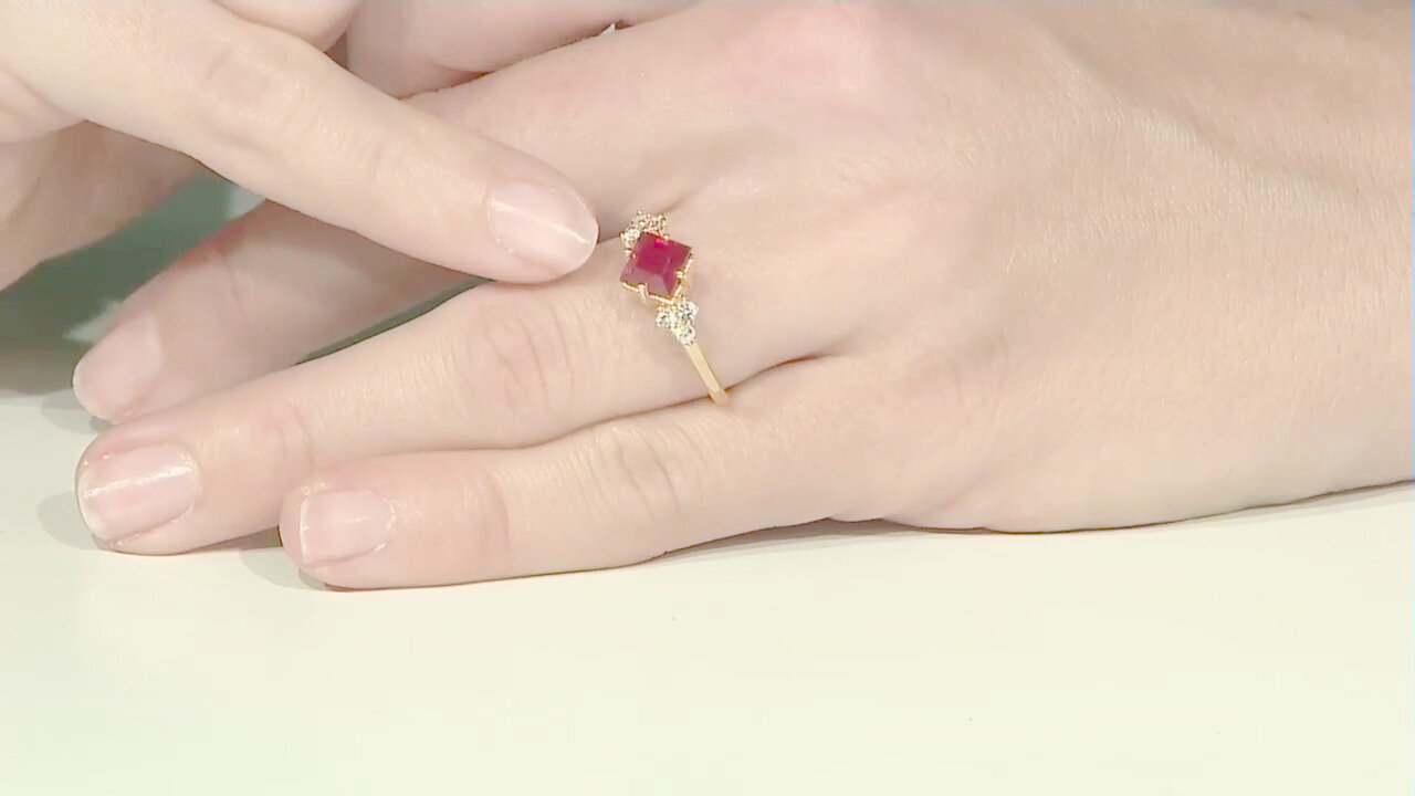 Video Anello in argento con Rubino del Madagascar