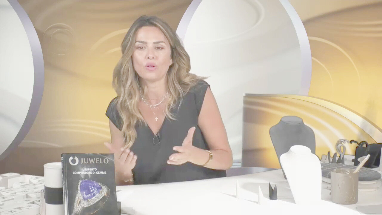 Video Ciondolo in oro con Diamante VVS1 (G) (Annette)