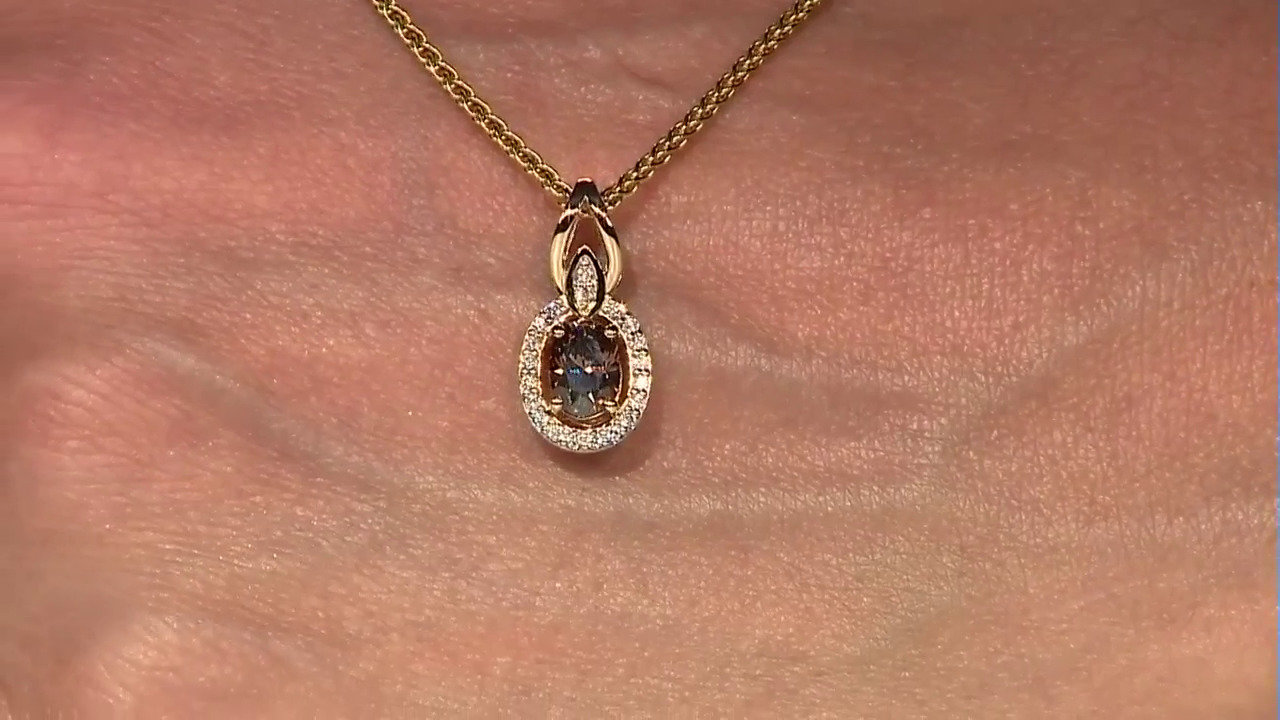 Video 18K SI1 Argyle Cognac Diamond Gold Pendant (Mark Tremonti)