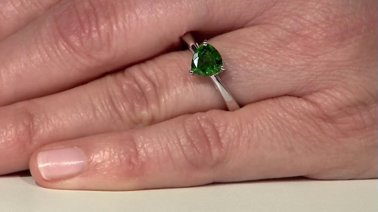 Video Anillo en plata con Diópsido de Rusia