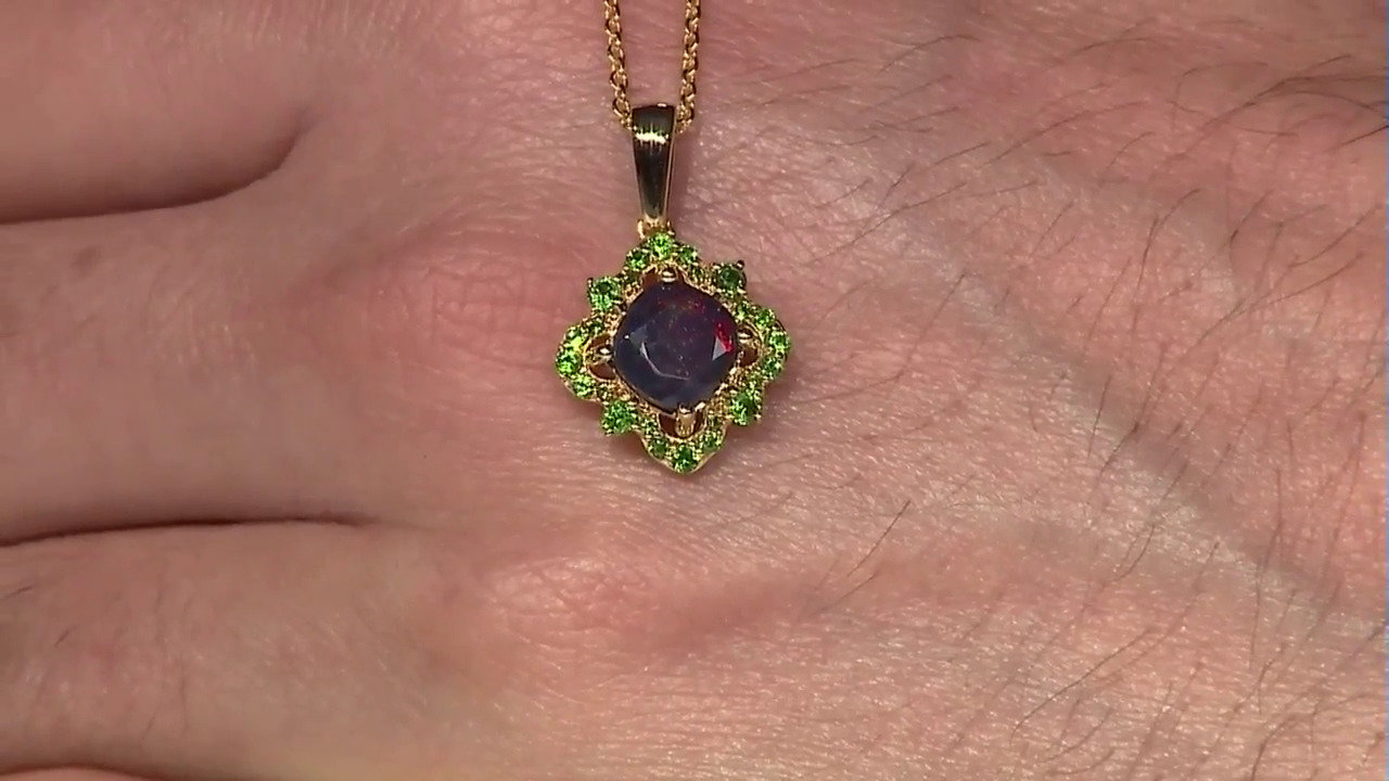 Video Zilveren halsketting met een Mezezo opaal