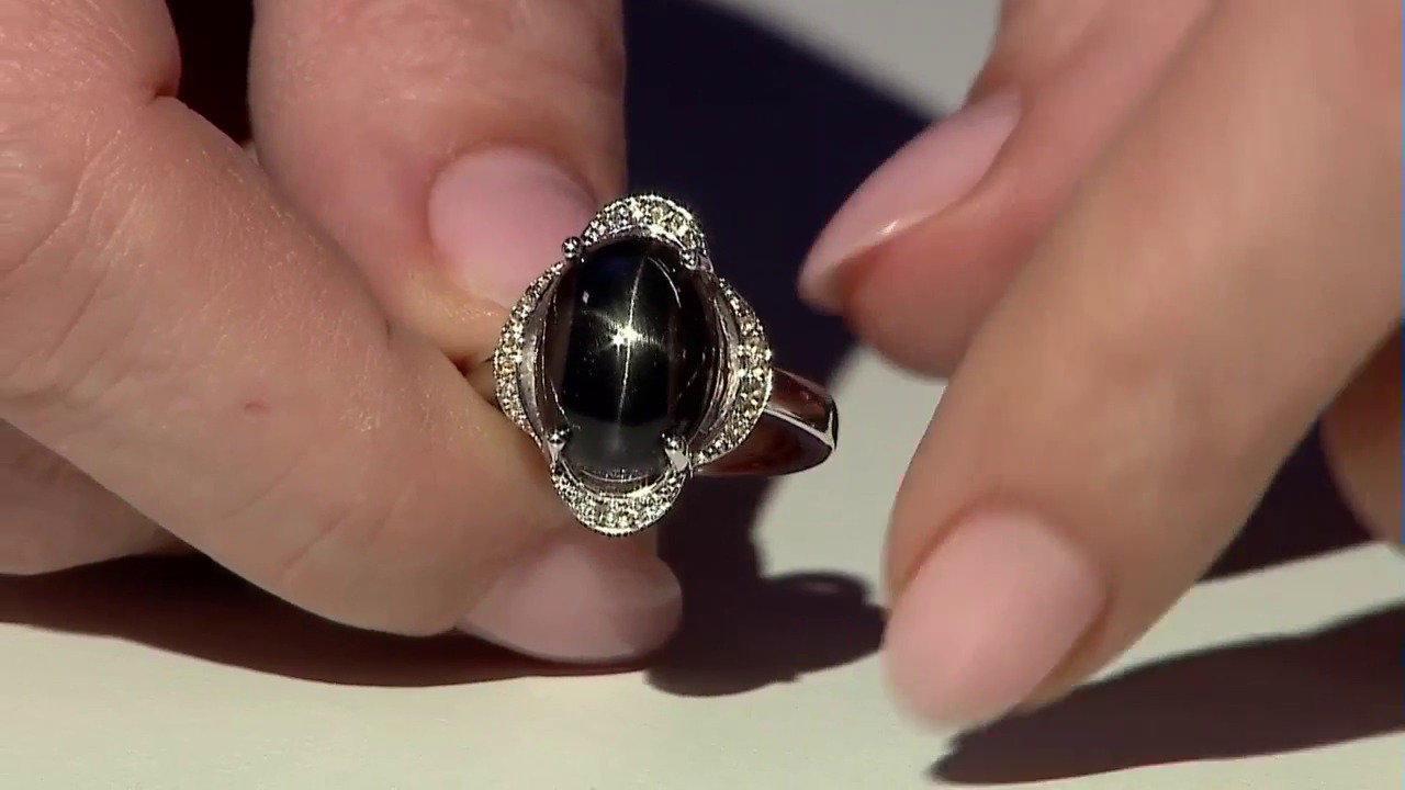 Video Zilveren ring met een Indische Ster Diopsied