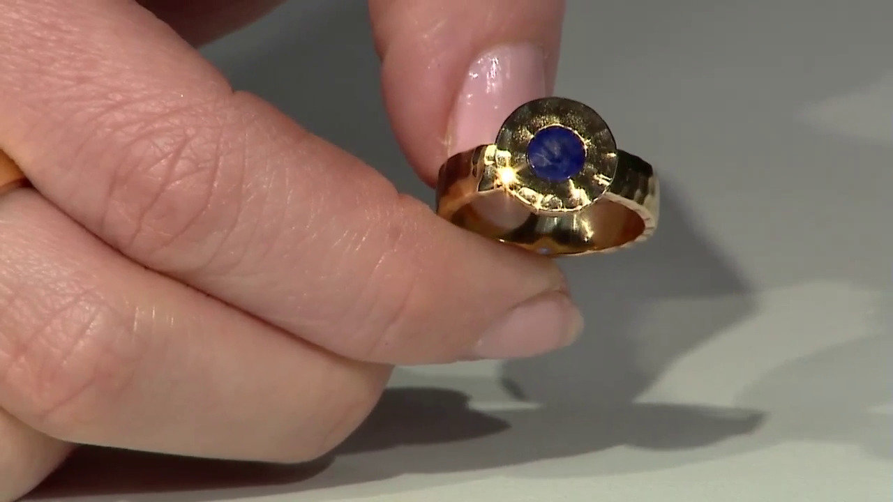Video Zilveren ring met een Madagaskar Blauwe Saffier (MONOSONO COLLECTION)
