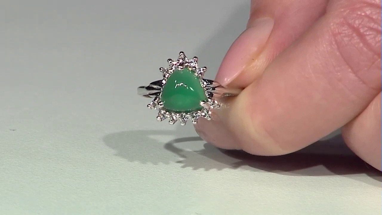 Video Zilveren ring met een groene chalcedoon