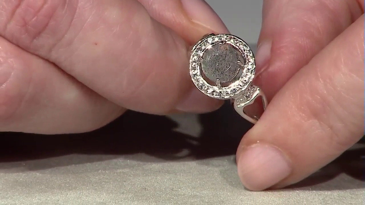 Video Zilveren ring met een spectroliet