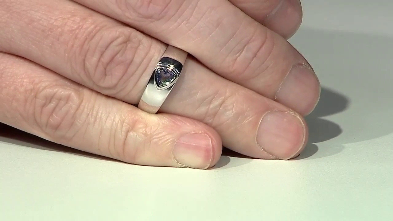 Video Zilveren ring met een Onverhitte Tanzaniet