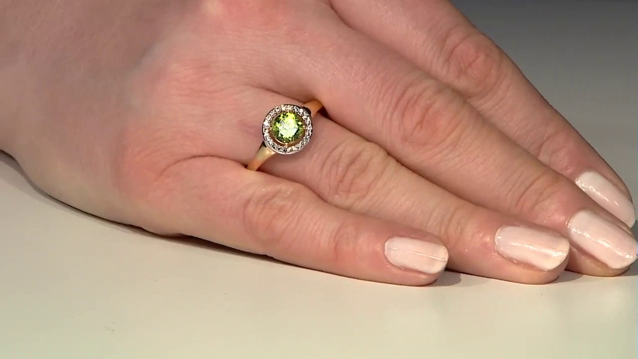 Video Peridot Silver Ring