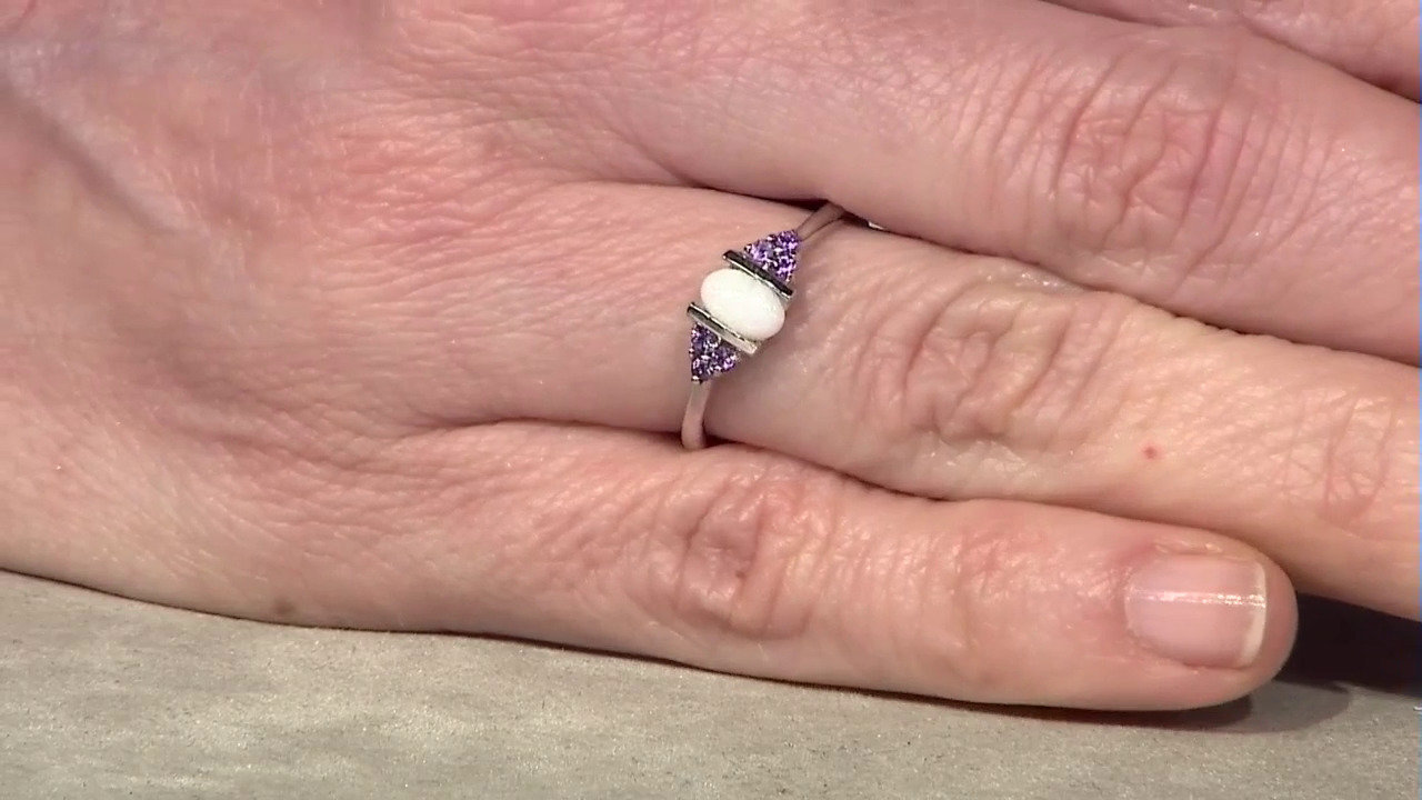 Video White Opal Silver Ring