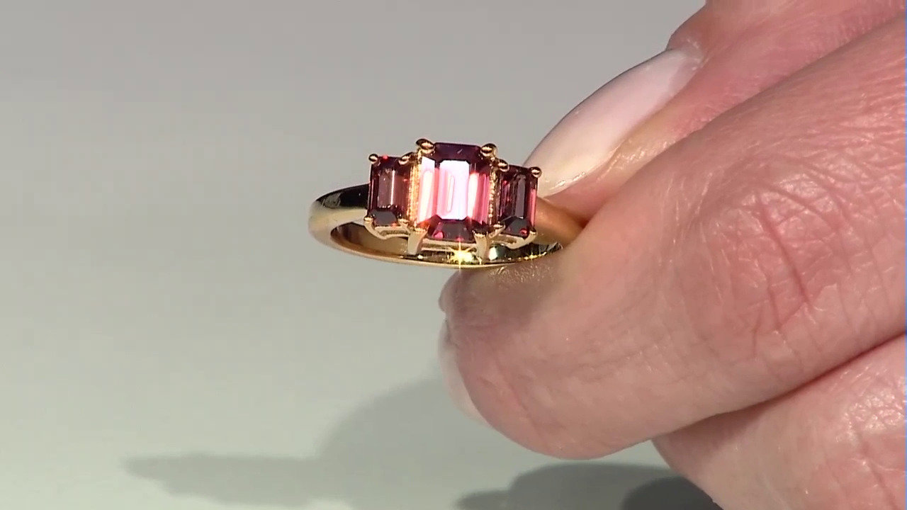 Video Pink Zircon Silver Ring