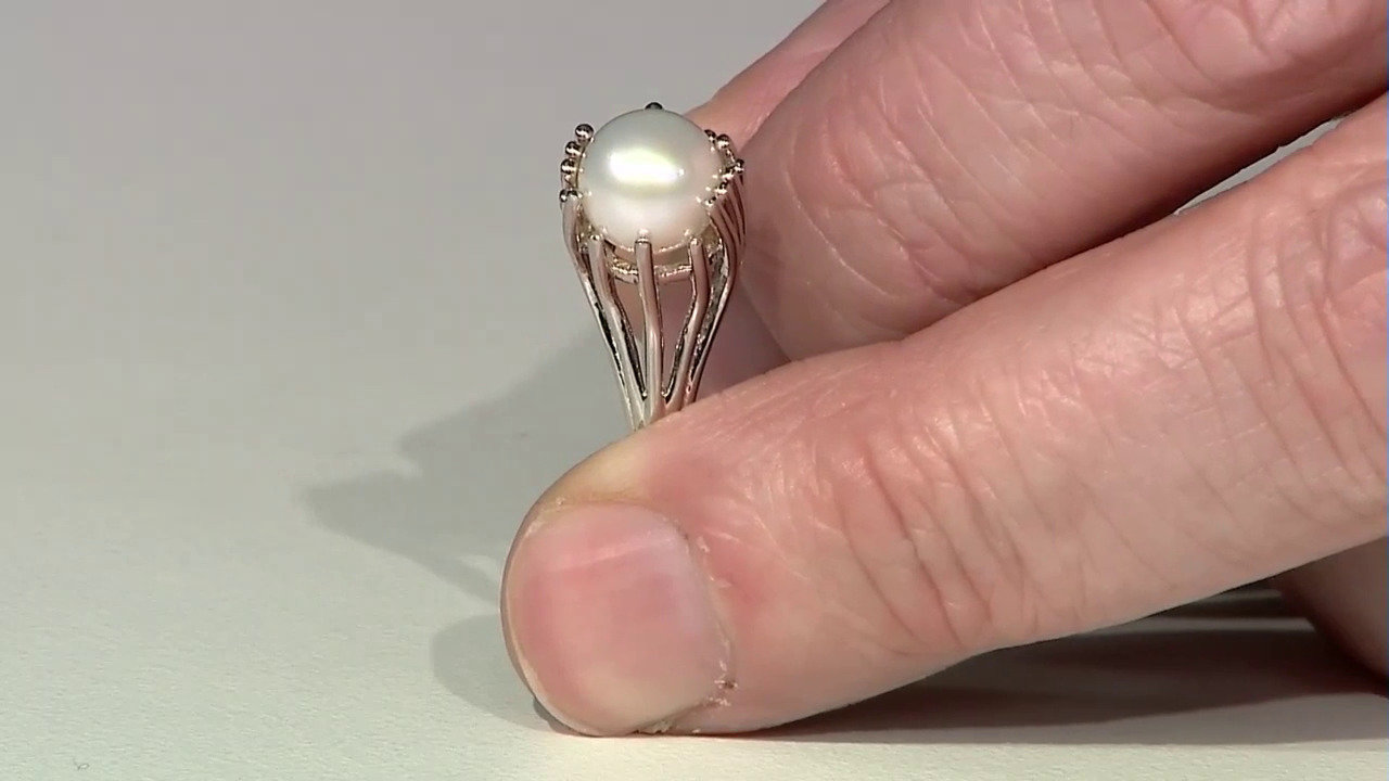 Video White Freshwater Pearl Silver Ring