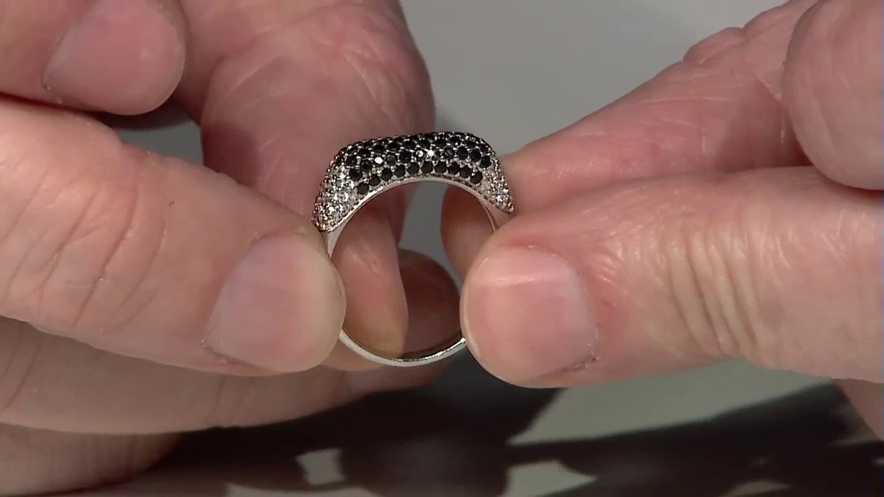 Video Zilveren ring met zwarte spinelstenen
