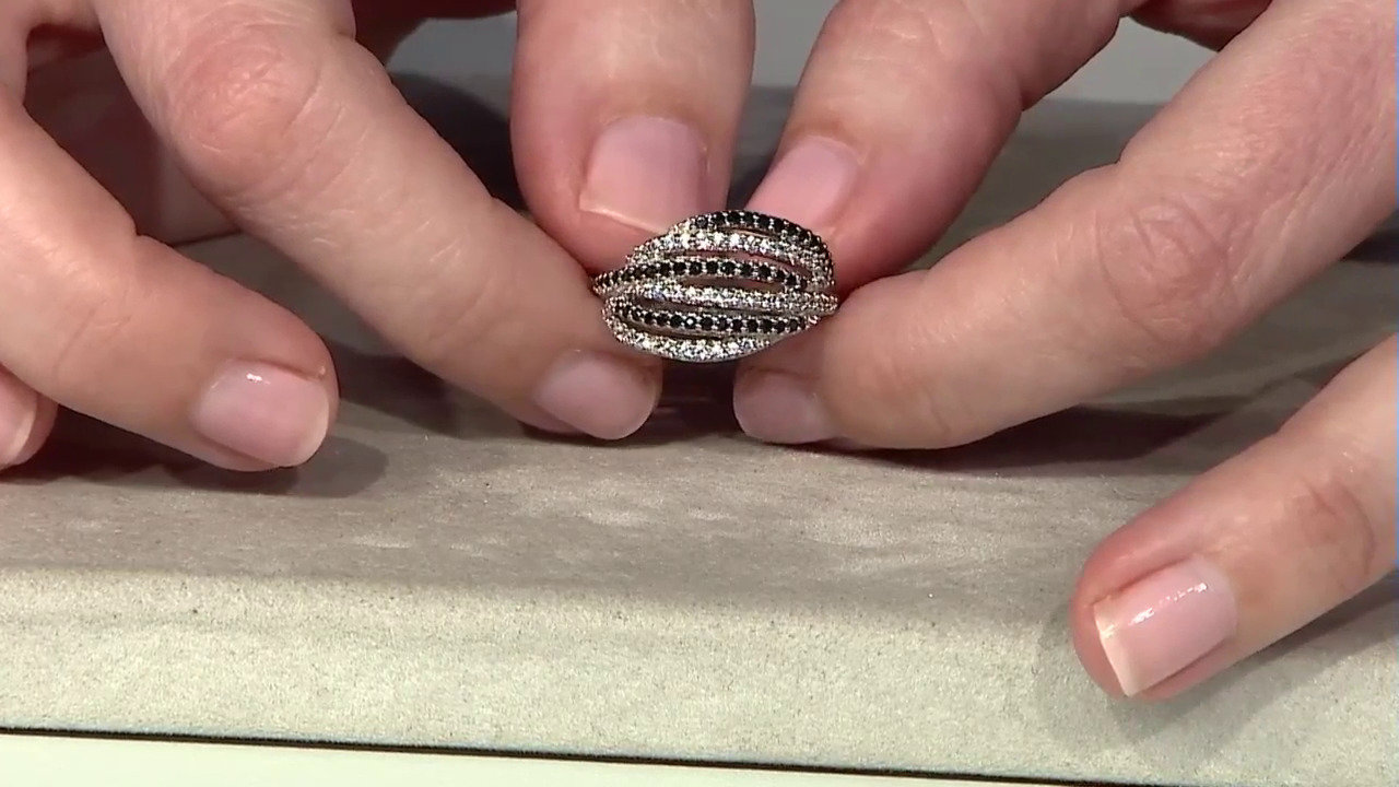 Video Bague en argent et Spinelle noir