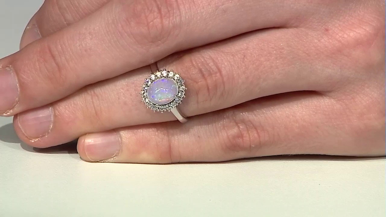 Video Zilveren ring met een Welo-opaal