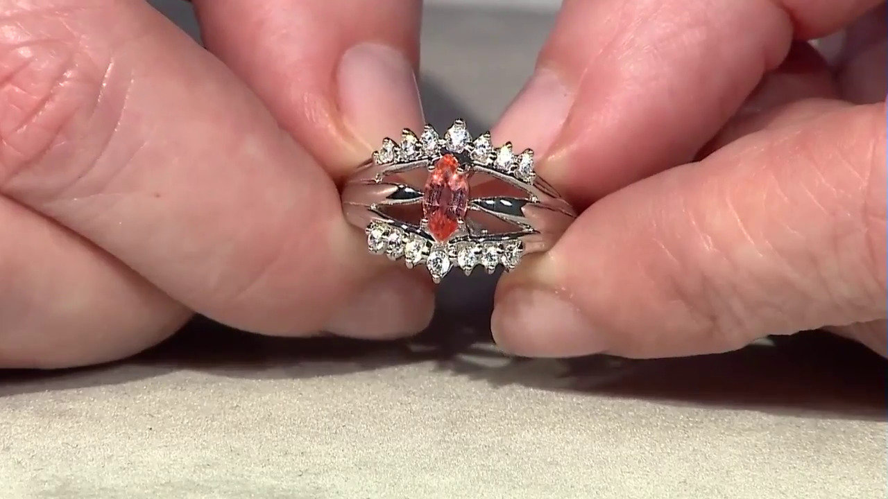 Video Zilveren ring met een Padparadscha saffier