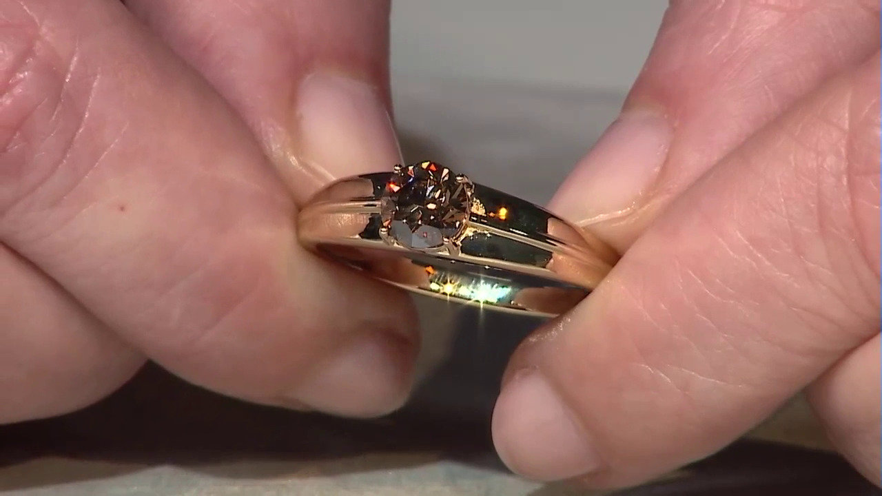 Video Gouden ring met een SI1 Argyle Cognac Diamant (Mark Tremonti)