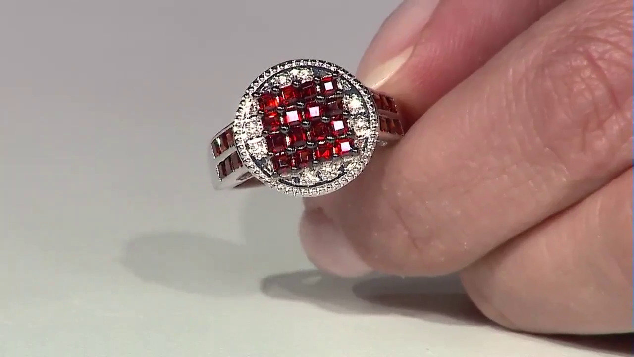 Video Red Garnet Silver Ring