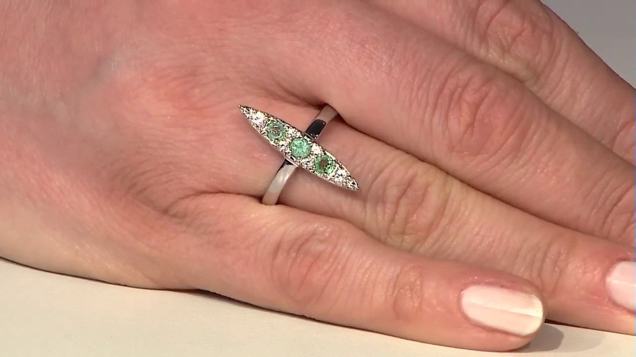 Video Ethiopian Emerald Silver Ring