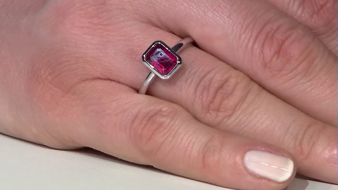 Video Madagascar Ruby Silver Ring