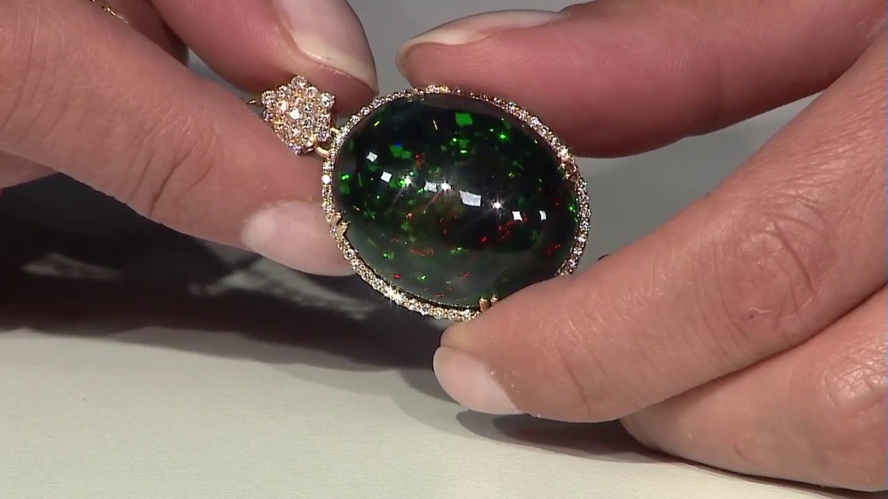 Video Pendentif en or et Opale Mezezo (AMAYANI)