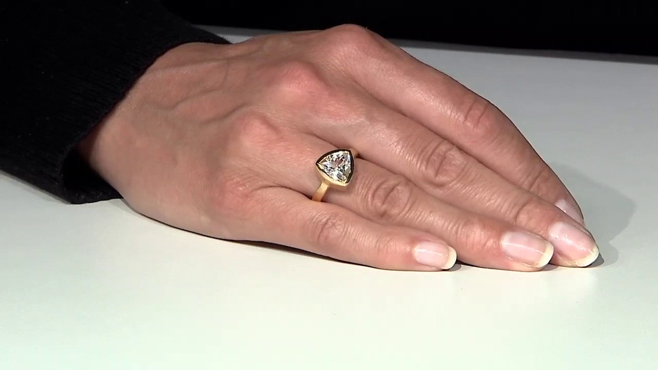Video Zilveren ring met een witte kwarts (MONOSONO COLLECTION)